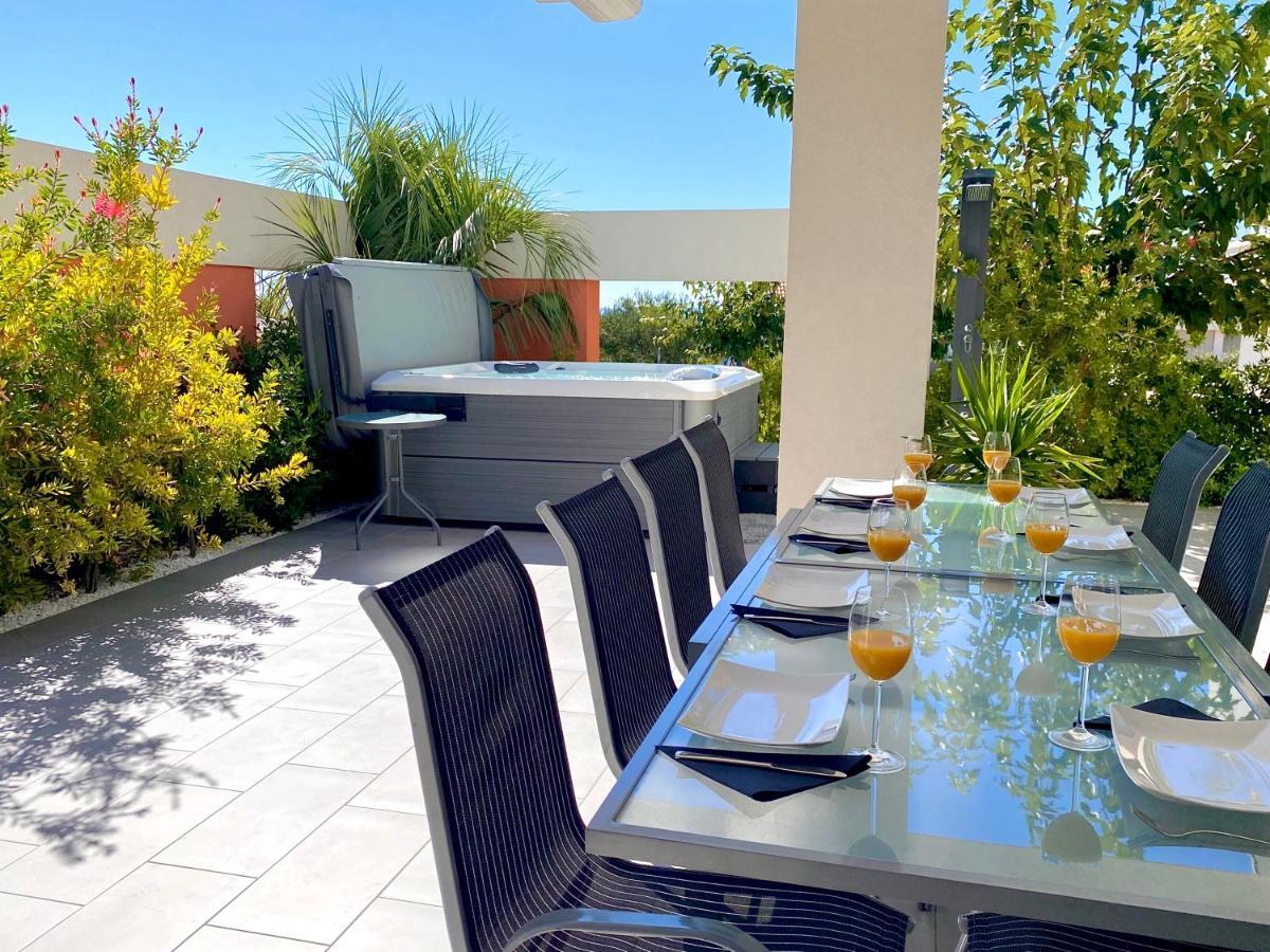 Fantasy View Villa โนวาลยา ภายนอก รูปภาพ