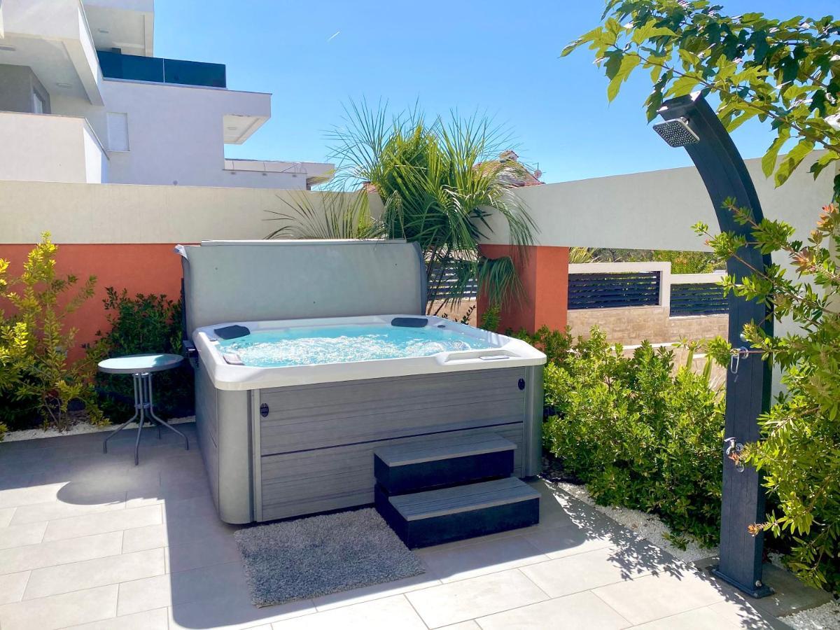 Fantasy View Villa โนวาลยา ภายนอก รูปภาพ